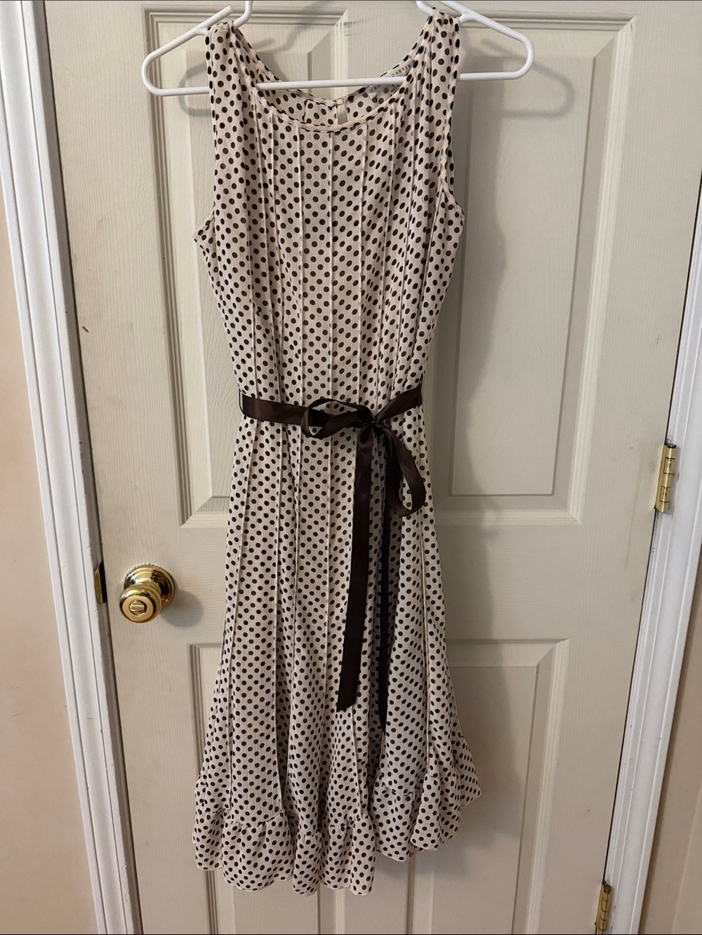 Sandra Darren Cream Polka Dot Sleeveless Midi Dress with Black Belt